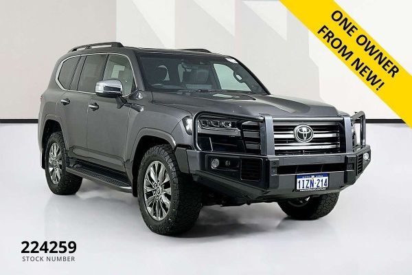 2024 Toyota Landcruiser FJA300R Sahara ZX image