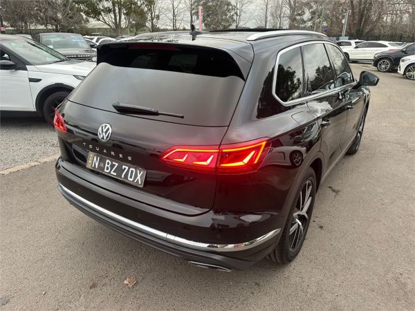 2019 Volkswagen Touareg MKIII Launch Edition image