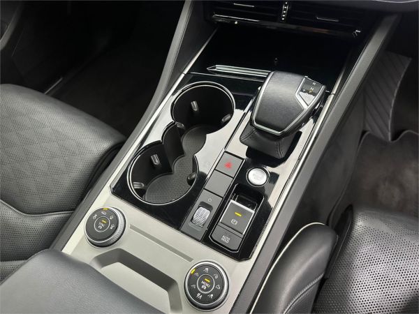2019 Volkswagen Touareg MKIII Launch Edition image