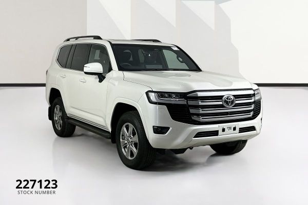 2025 Toyota Landcruiser FJA300R VX image