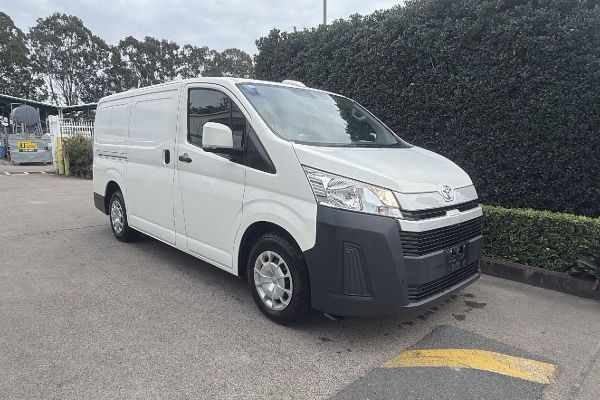 2022 Toyota Hiace GDH300R  image