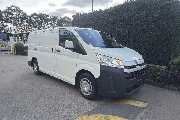 2021 Toyota Hiace GDH300R  image
