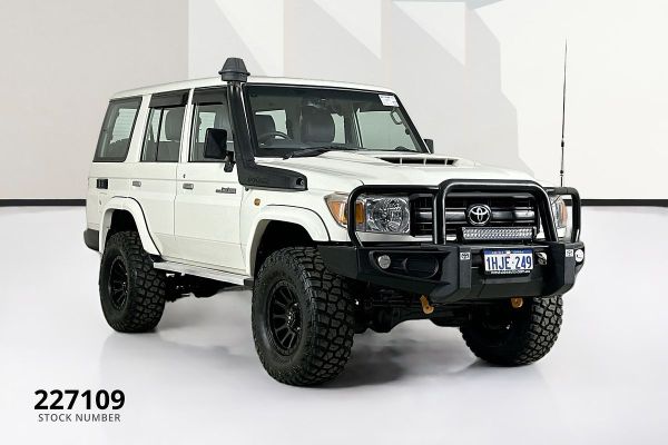 2019 Toyota Landcruiser VDJ76R Workmate image
