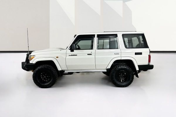 2019 Toyota Landcruiser VDJ76R Workmate image