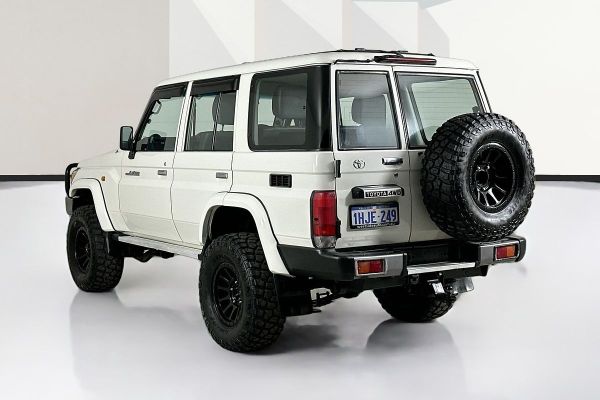 2019 Toyota Landcruiser VDJ76R Workmate image