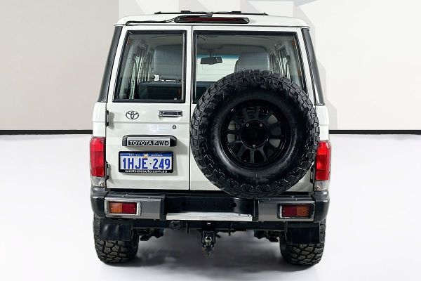 2019 Toyota Landcruiser VDJ76R Workmate image