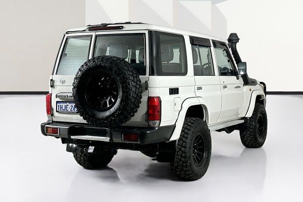 2019 Toyota Landcruiser VDJ76R Workmate image