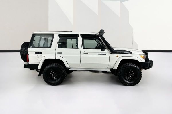 2019 Toyota Landcruiser VDJ76R Workmate image
