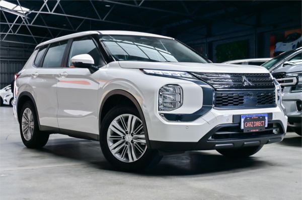 2024 Mitsubishi Outlander ZM ES image