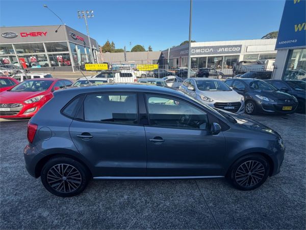 2015 VOLKSWAGEN POLO 5D HATCHBACK 6R MY15 66 TSI TRENDLINE image
