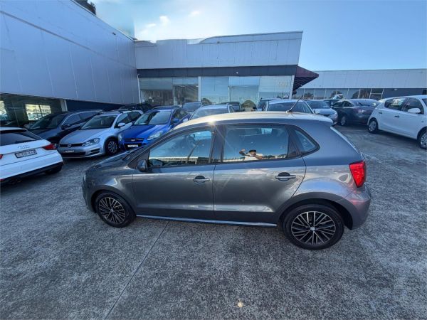 2015 VOLKSWAGEN POLO 5D HATCHBACK 6R MY15 66 TSI TRENDLINE image