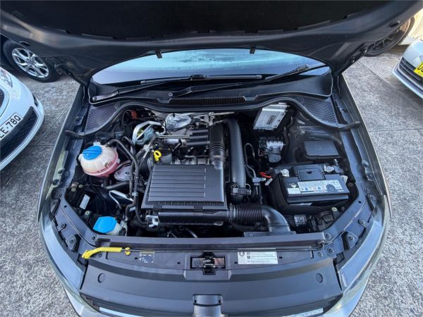 2015 VOLKSWAGEN POLO 5D HATCHBACK 6R MY15 66 TSI TRENDLINE image