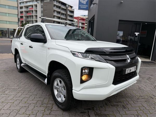 2022 MITSUBISHI TRITON DOUBLE CAB P/UP MR MY22 GLX+ (4x4) image