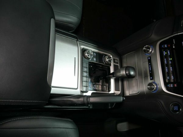 2021 Toyota Landcruiser VDJ200R VX image
