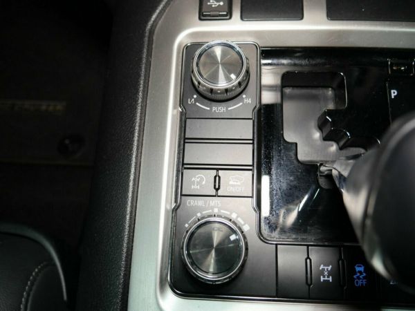 2021 Toyota Landcruiser VDJ200R VX image