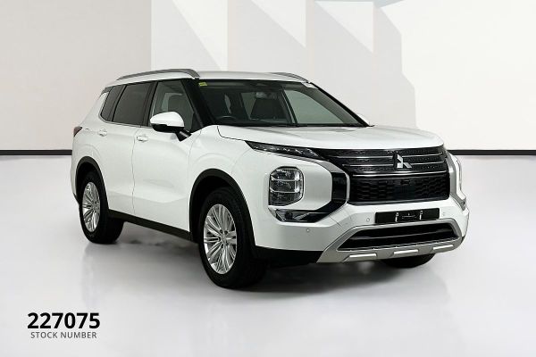 2024 Mitsubishi Outlander ZM LS image