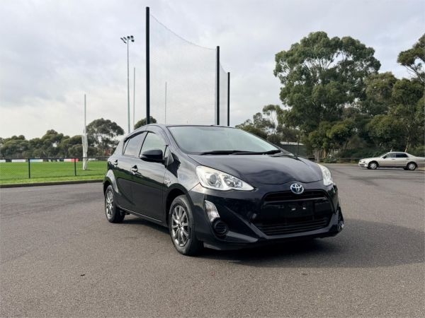 2015 Toyota Aqua Hatchback NHP10 S image