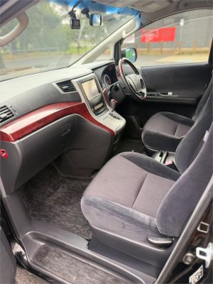 2011 Toyota Vellfire Van ANH20 2.4Z image