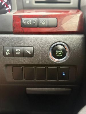 2011 Toyota Vellfire Van ANH20 2.4Z image