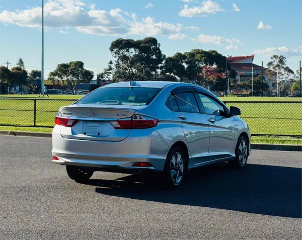 2017 Honda Grace Sedan GM4 Hybrid Dx image