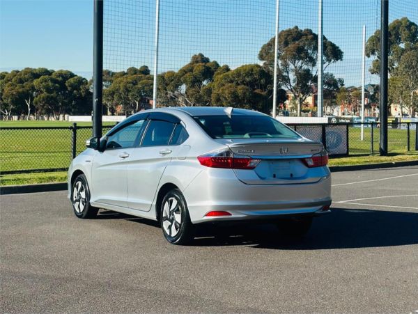 2017 Honda Grace Sedan GM4 Hybrid Dx image