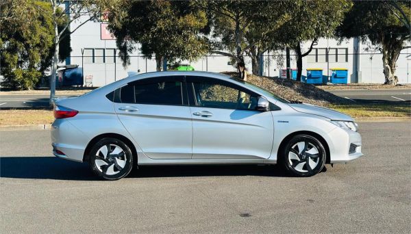 2017 Honda Grace Sedan GM4 Hybrid Dx image
