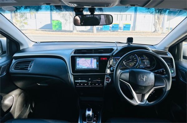2017 Honda Grace Sedan GM4 Hybrid Dx image