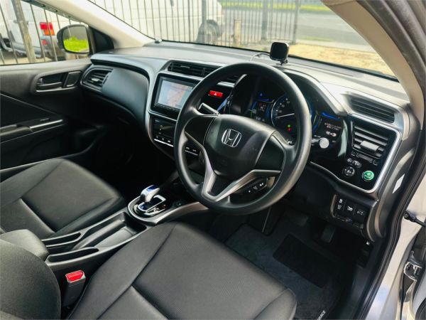 2017 Honda Grace Sedan GM4 Hybrid Dx image