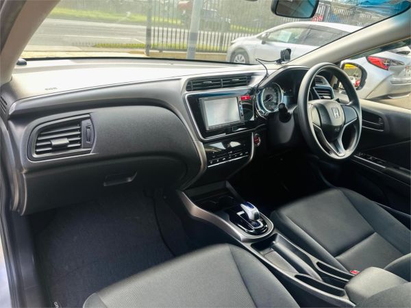 2017 Honda Grace Sedan GM4 Hybrid Dx image