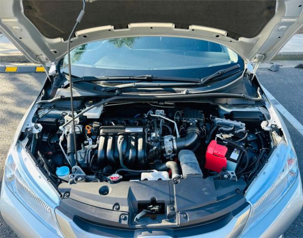 2017 Honda Grace Sedan GM4 Hybrid Dx image