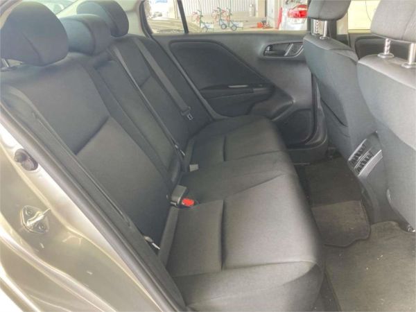 2017 Honda Grace Sedan GM4 Hybrid Dx image