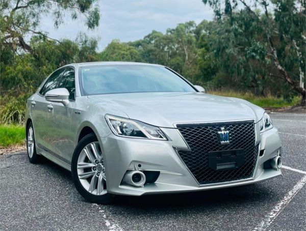 2013 Toyota Crown Sedan AWS210 Athlete image