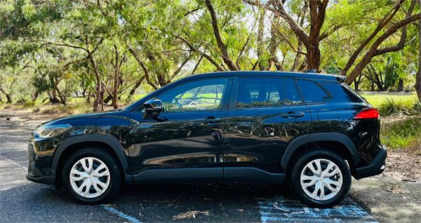 2022 Toyota Corolla Cross SUV ZVG11 Hybrid G image