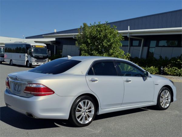 2011 Toyota Crown Sedan GWS204 L Package image