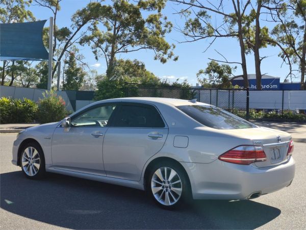 2011 Toyota Crown Sedan GWS204 L Package image