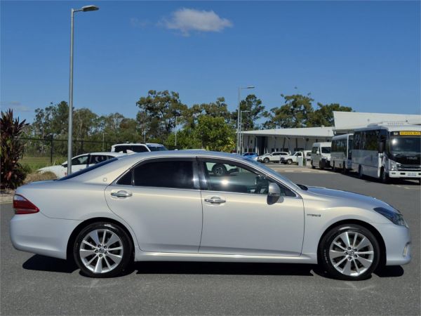 2011 Toyota Crown Sedan GWS204 L Package image