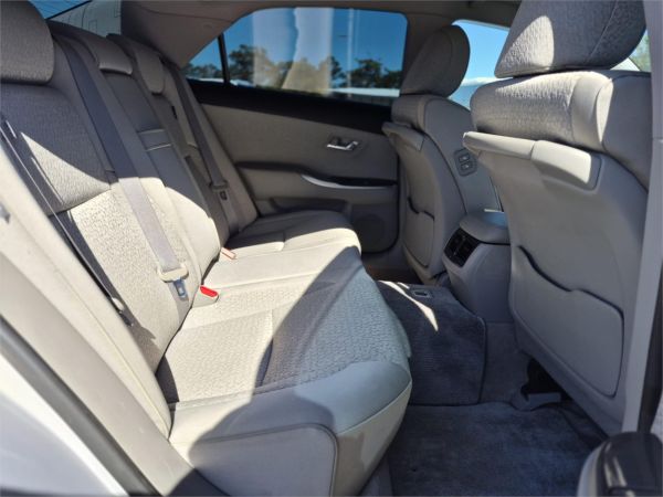 2011 Toyota Crown Sedan GWS204 L Package image