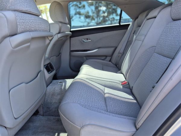 2011 Toyota Crown Sedan GWS204 L Package image