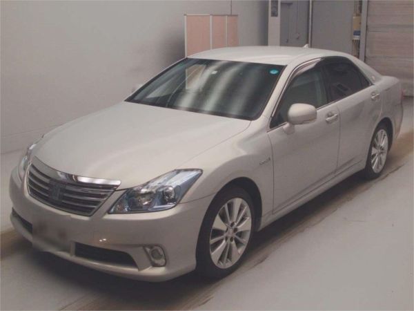 2011 Toyota Crown Sedan GWS204 L Package image