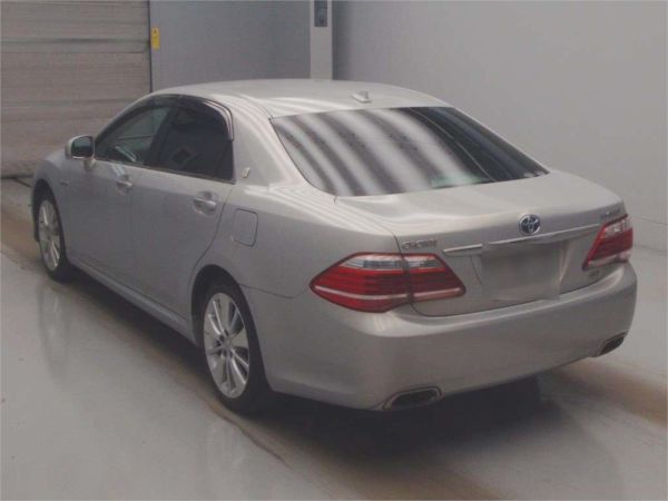 2011 Toyota Crown Sedan GWS204 L Package image