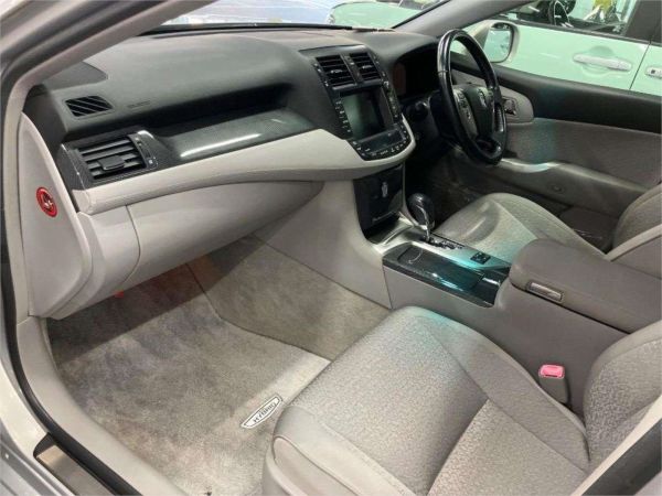 2011 Toyota Crown Sedan GWS204 L Package image