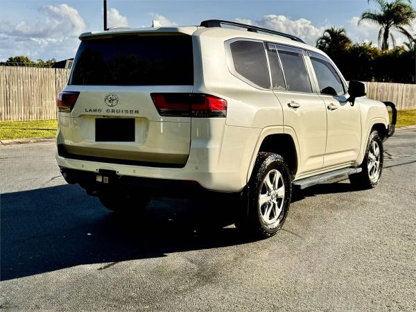 2022 Toyota Landcruiser FJA300R VX image