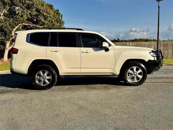 2022 Toyota Landcruiser FJA300R VX image