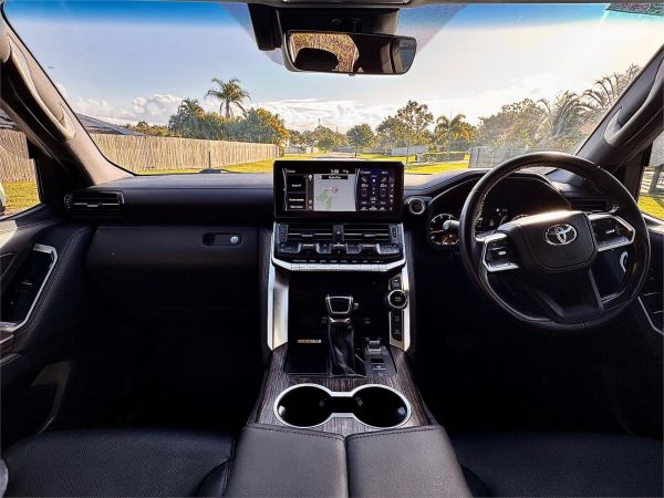 2022 Toyota Landcruiser FJA300R VX image