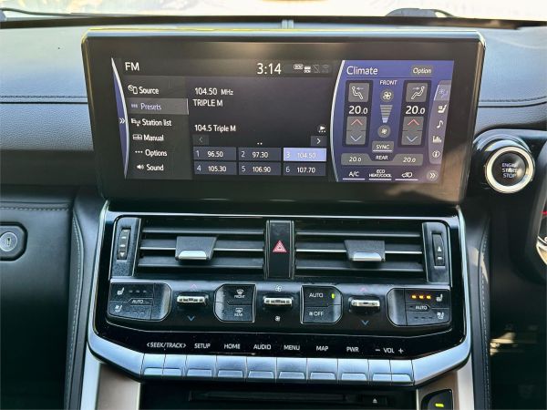 2022 Toyota Landcruiser FJA300R VX image