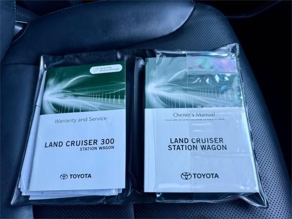 2022 Toyota Landcruiser FJA300R VX image