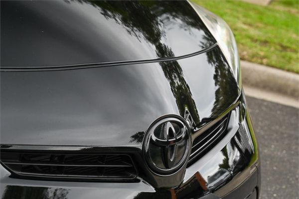 2015 Toyota Prius Liftback ZVW30R MY12 image