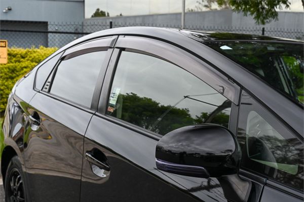 2015 Toyota Prius Liftback ZVW30R MY12 image