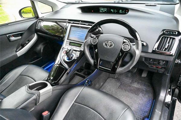 2015 Toyota Prius Liftback ZVW30R MY12 image