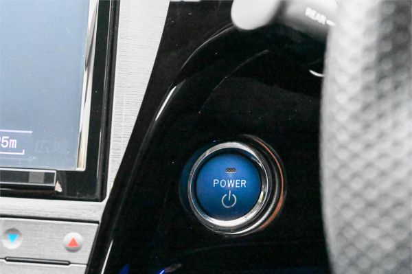 2015 Toyota Prius Liftback ZVW30R MY12 image